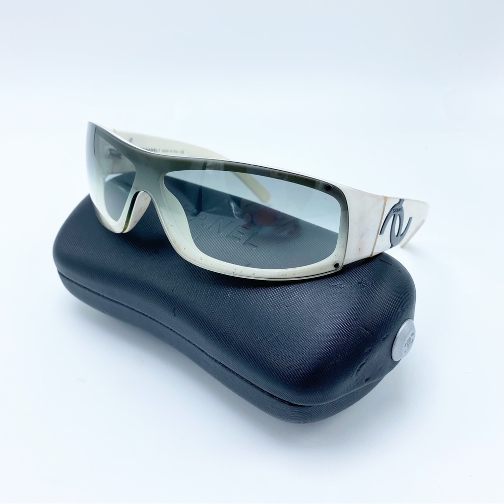 Authentic CHANEL Dream Wrap White & Black Sporty Y2K Early 2000s Sunglasses